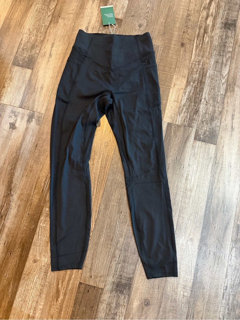 NWT HALARA women’s small 7/8 leggings -